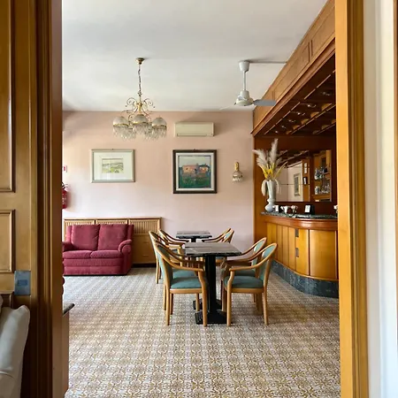 Grifone Hotel 3*